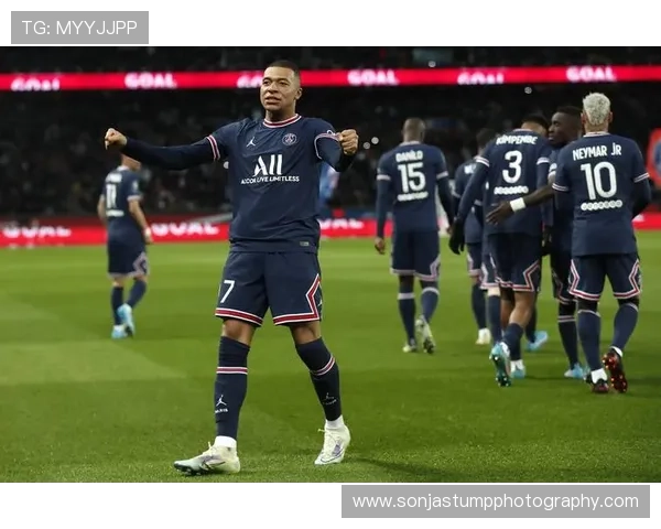 姆巴佩的成长历程：从巴黎郊区少年到全球足球巨星的传奇之路