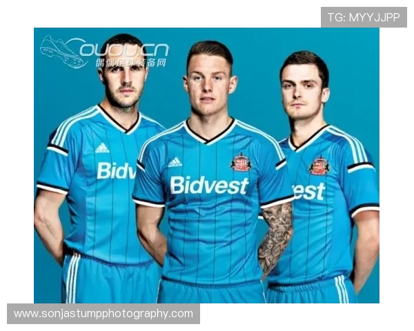 桑德兰穿条纹球衣