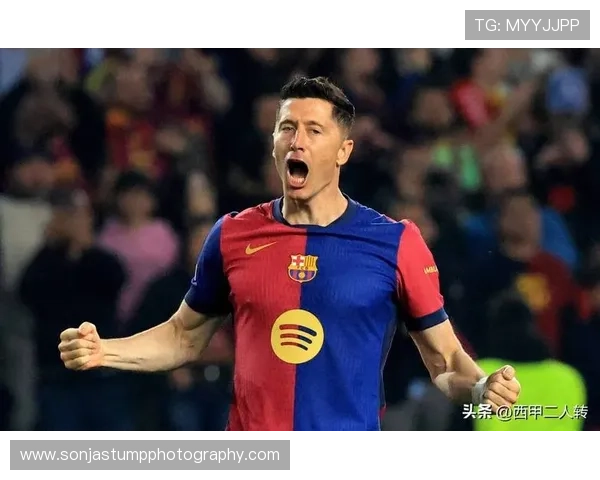 莱万多夫斯基支点与对抗能力解析:传统中锋属性是否全面 莱万多夫斯基支点与对抗能力解析:传统中锋属性是否全面