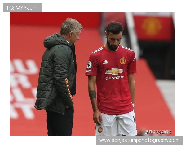 曼联防守体系漏洞频出，对赛季关键战能力与竞争格局构成明显制约