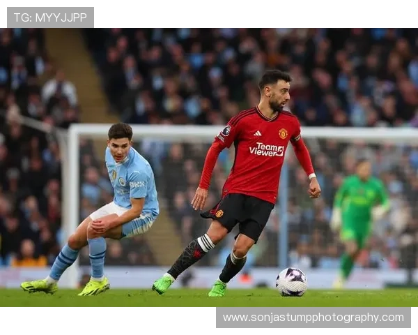 阿尔瓦雷斯 vs 福登:多面手特质下的曼城体系适配与角色差异 阿尔瓦雷斯 vs 福登:多面手特质下的曼城体系适配与角色差异