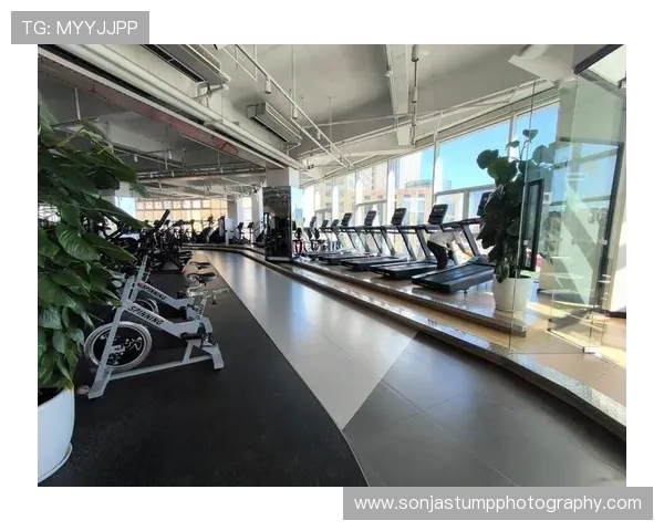 田亮家里泳池比我小区健身房还高级，这日子到底是怎么过的_